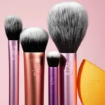 Real Techniques Everyday Essentials Makeup Brush Set and Sponge Smooth Blender Set Pictures