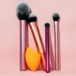 Real Techniques Everyday Essentials Makeup Brush Set and Sponge Smooth Blender Set Pictures 2