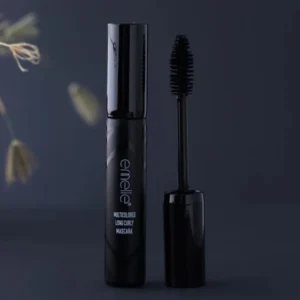 Emelie Long Curly Mascara