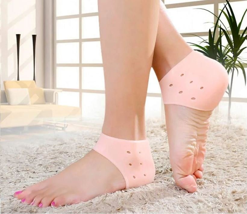 1 Pair of Silicone Gel Heel Crack Protector Anti Crack Moisturizing Foot Pain Socks Tumit Sakit Non-Slip Silicone -Human Skin Color